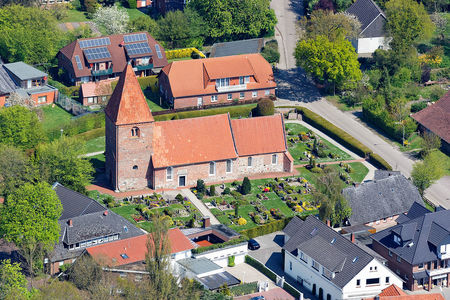 Luftaufnahme St. Ansgari-Kirche Kirchhatten