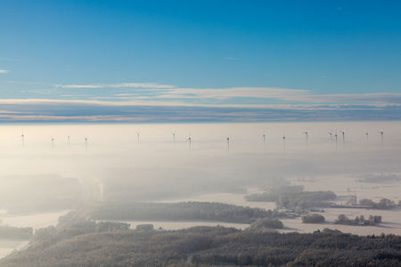 Luftaufnahme Windpark im Winter