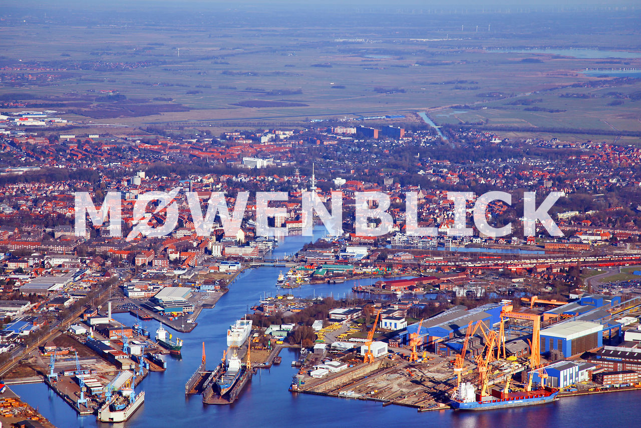 Industriehafen und Hafen Luftbild