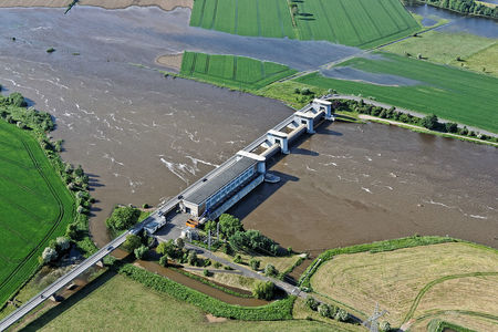 Luftaufnahme Weserkraftwerk Weserbrücke
