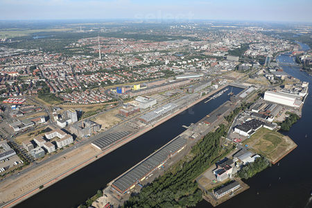 Luftaufnahme Weser mit Europahafen
