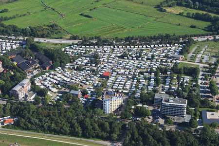 Luftaufnahme Terassenhaus Camping Wattenlöper