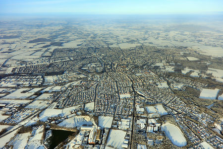 Luftaufnahme Stadt im Schnee