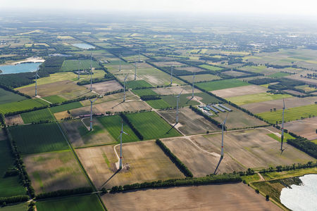 Luftaufnahme Windkraftanlage